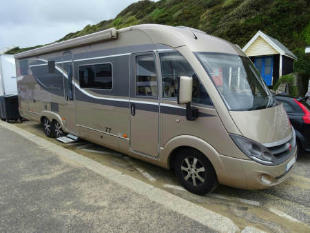 A large motorhome. A Green RVer prefers a smaller one.